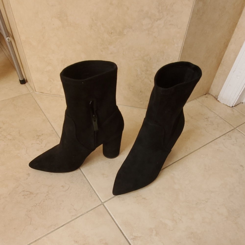 BCBG Generation black faux suede booties